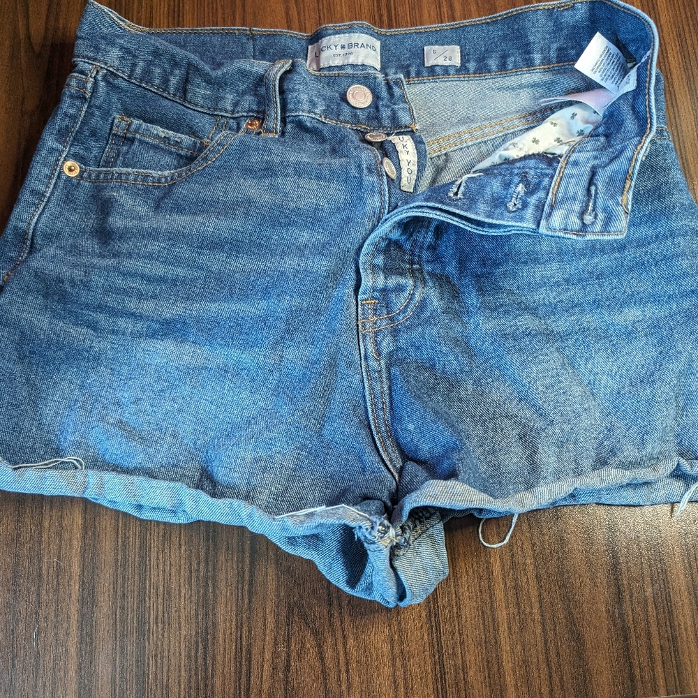 Size 6 lucky brand denim shorts